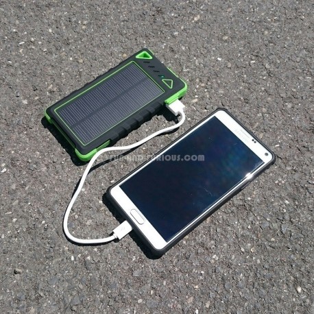 Batería y cargador solar impermeable - 8000 mAh
